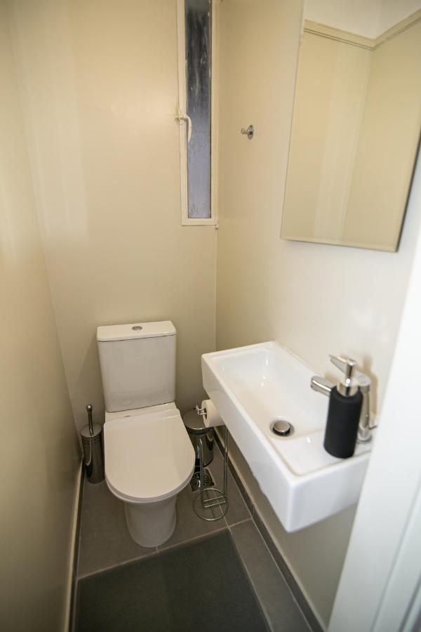 Nobili Guesthouse เอเธนส์ ภายนอก รูปภาพ